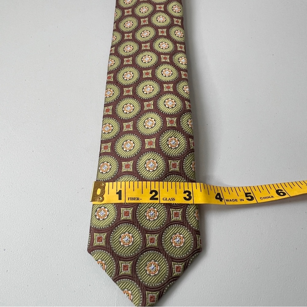 Peter Millar 100% Silk Hand Folded Green Brown Circle Geometric Print Mens Tie - Picture 10 of 11